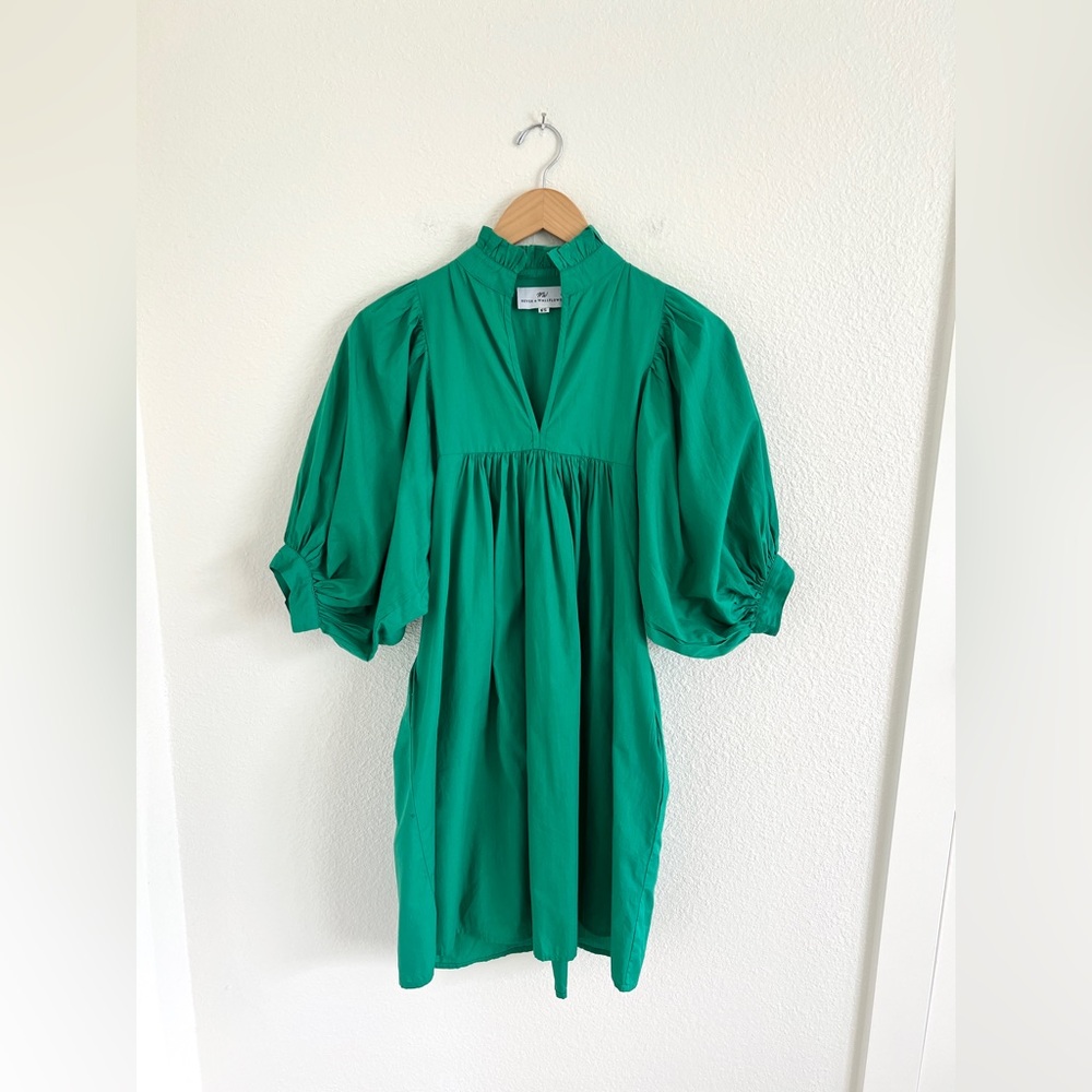 NEVER A WALLFLOWER kelly green puff sleeve dress / size XS